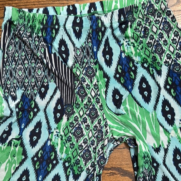 Chico's Travelers Casual Green with shades of Blue Wide-Leg Pants size L-XL (2) - Picture 3 of 3